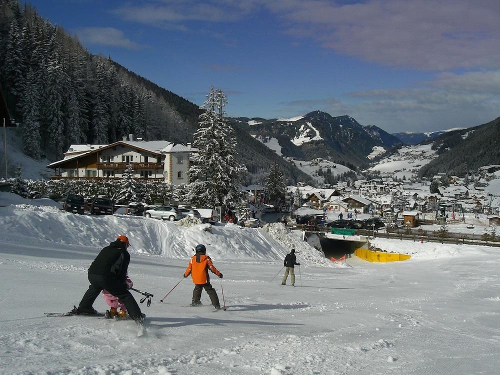 Hotel Continental Dolomites Selva di Val Gardena Extérieur photo
