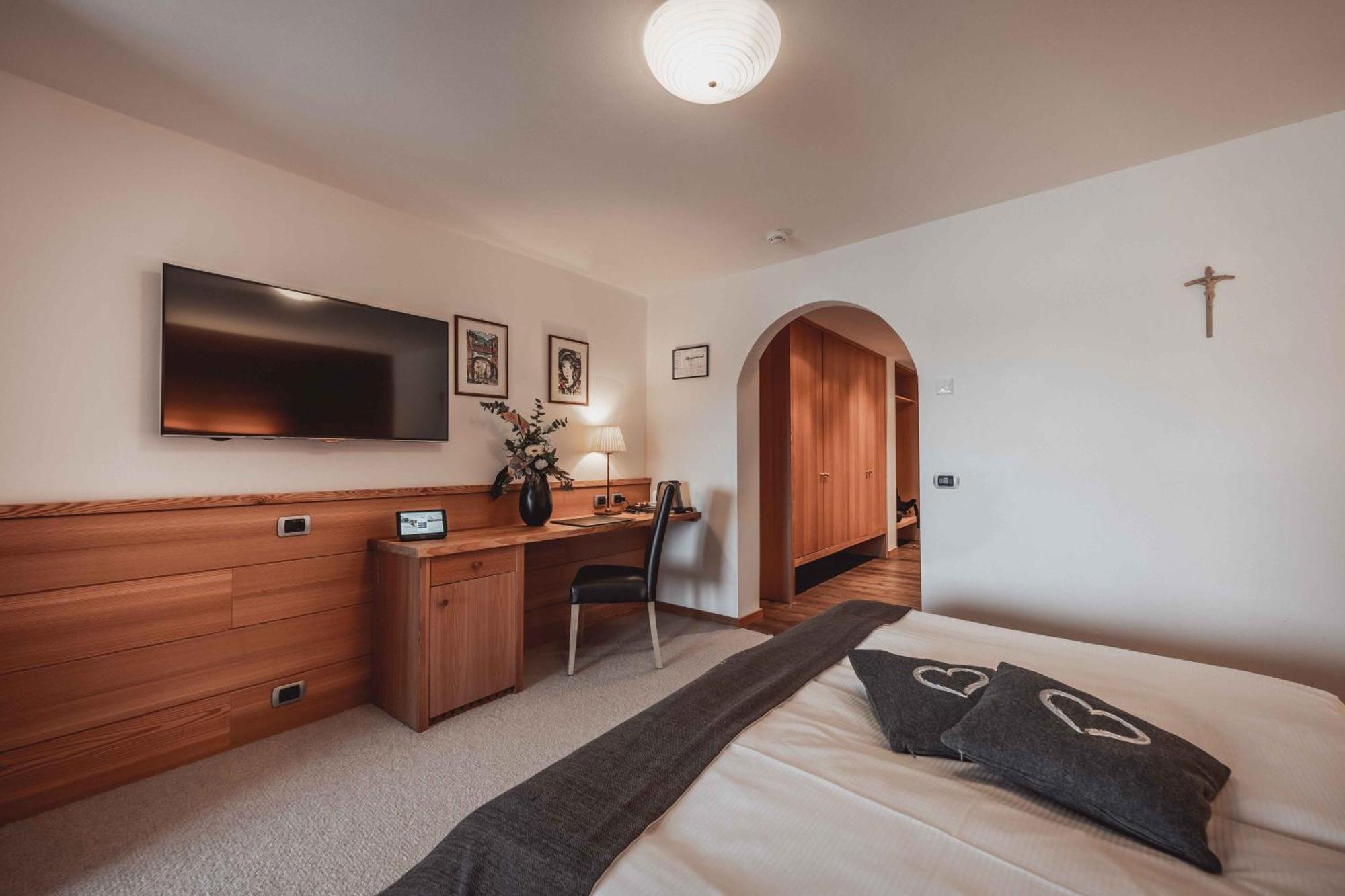 Hotel Continental Dolomites Selva di Val Gardena Extérieur photo