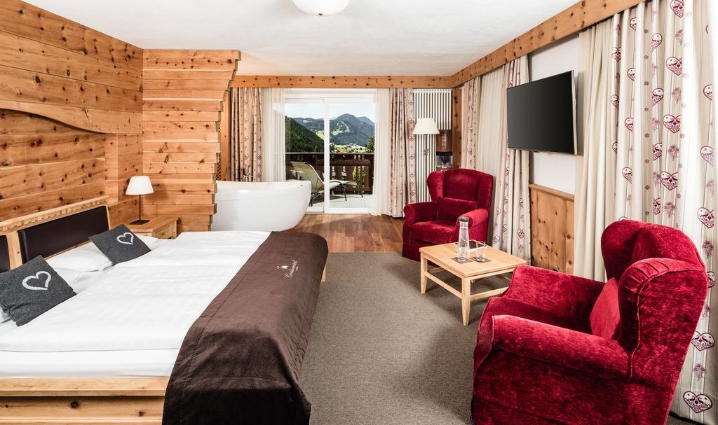 Hotel Continental Dolomites Selva di Val Gardena Extérieur photo